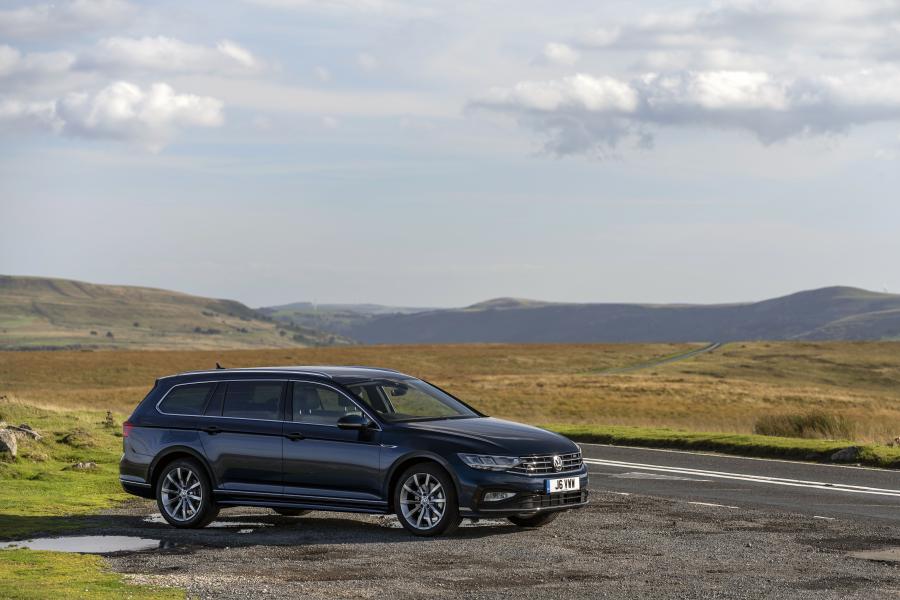  Volkswagen Passat R-Line Estate (B8) 2019 года  (UK) (фото 5 из 25)